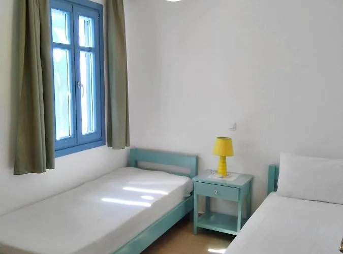 Danae - Seaside With Pool & Hot Tub Villa Piso Livadi