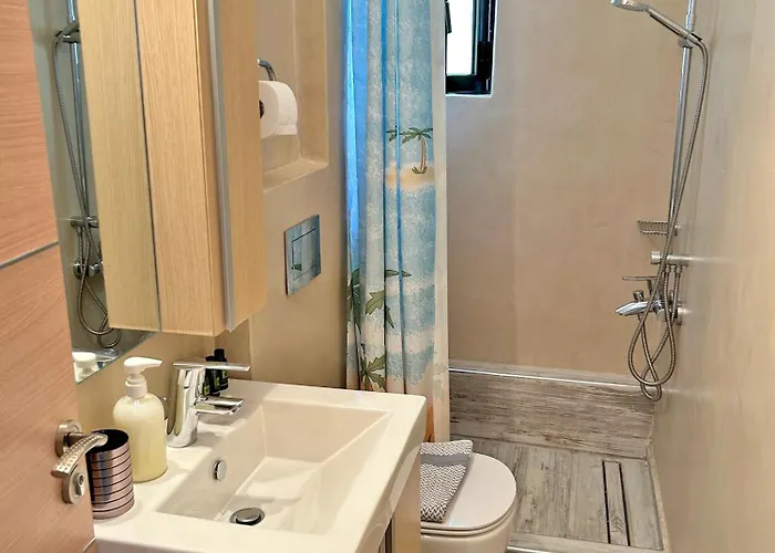 Villa Danae - Seaside With Pool & Hot Tub