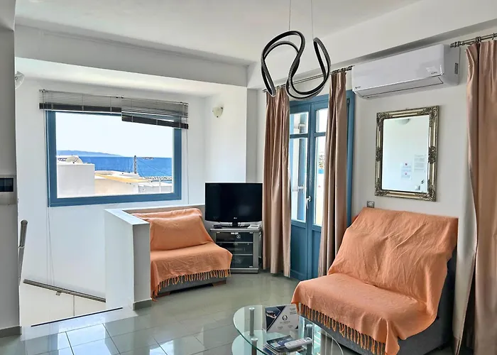 Danae - Seaside With Pool & Hot Tub Piso Livadi