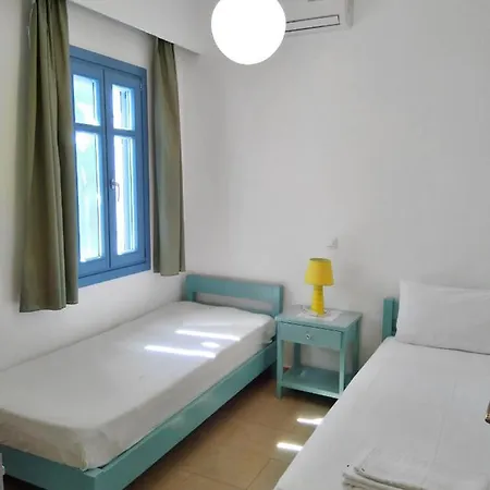 Danae - Seaside With Pool & Hot Tub Villa Piso Livadi