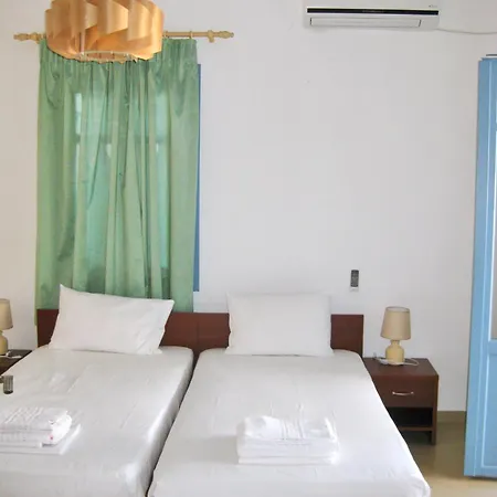 Danae - Seaside With Pool & Hot Tub