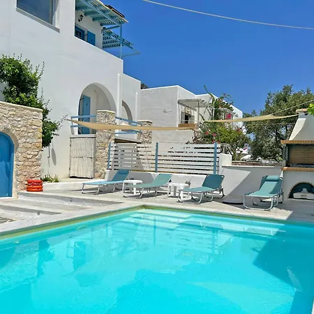 Danae - Seaside With Pool & Hot Tub *